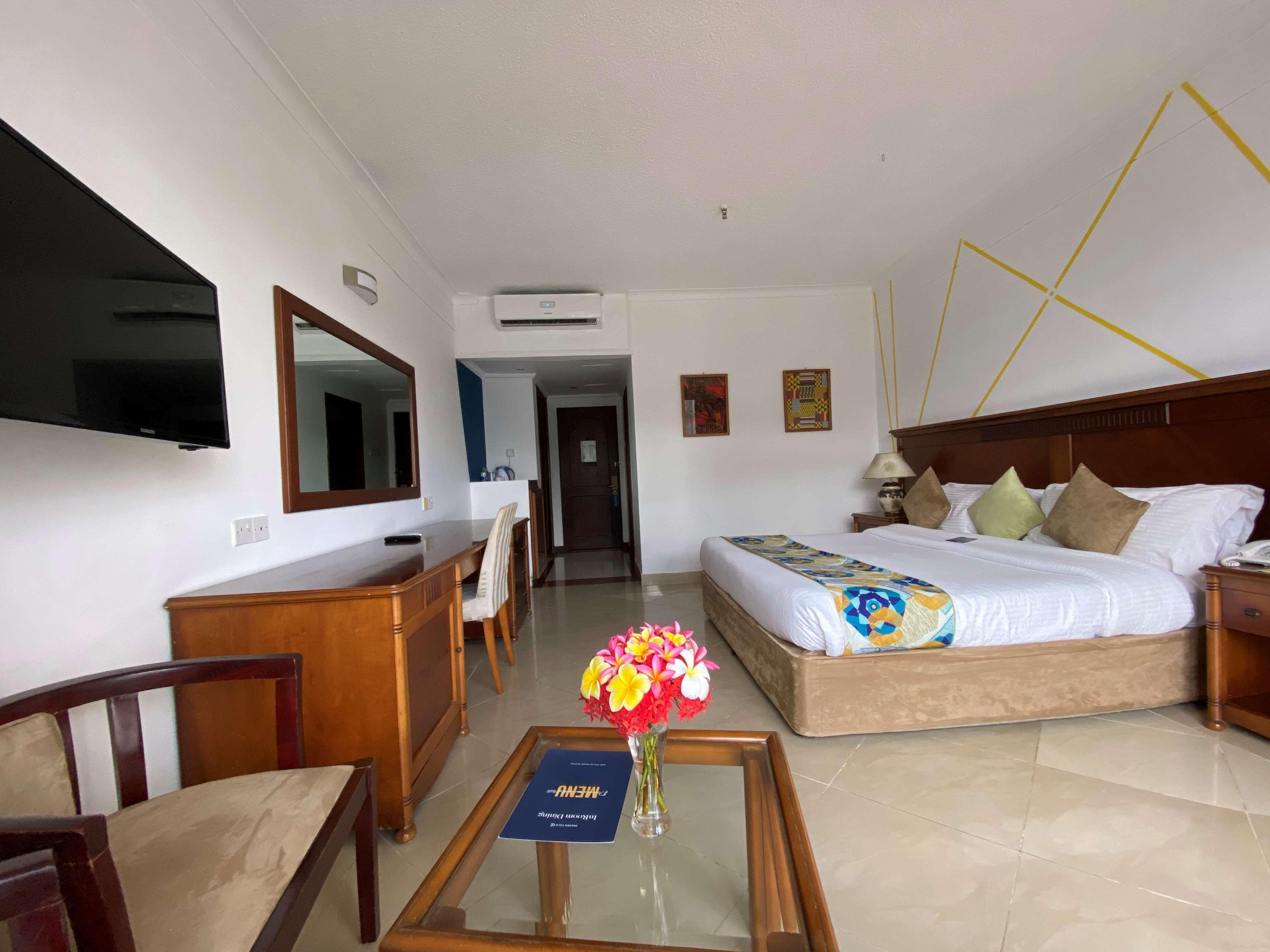 Golden Tulip Dar Es Salaam Hotel Exterior photo