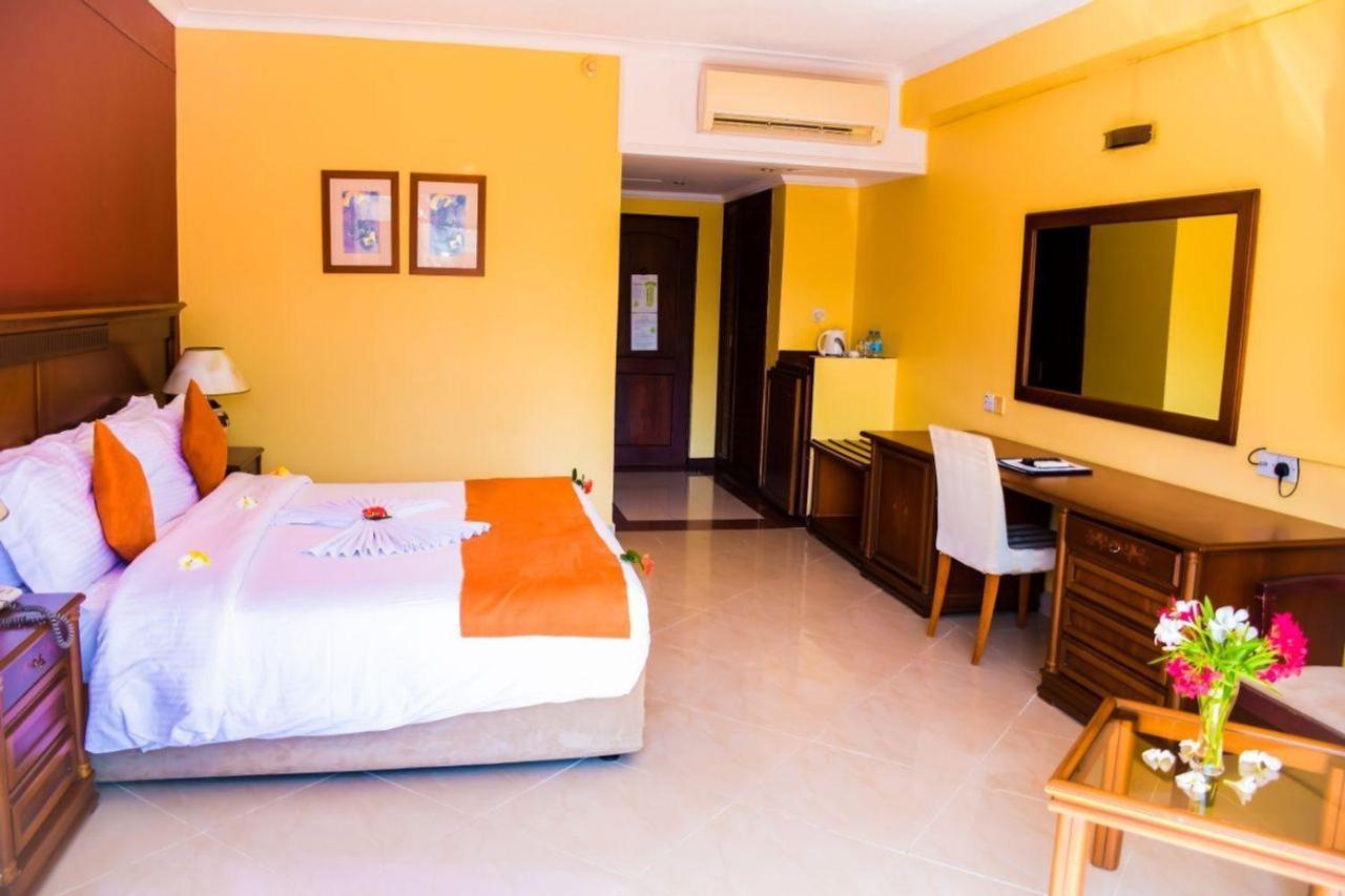 Golden Tulip Dar Es Salaam Hotel Exterior photo